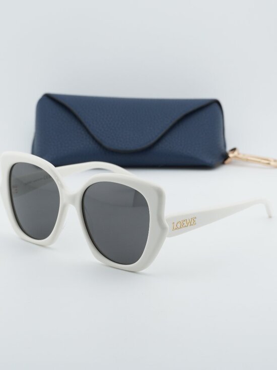 Loewe LW40133I 25A Butterfly Sunglasses – Ivory\\Smoke main image 7